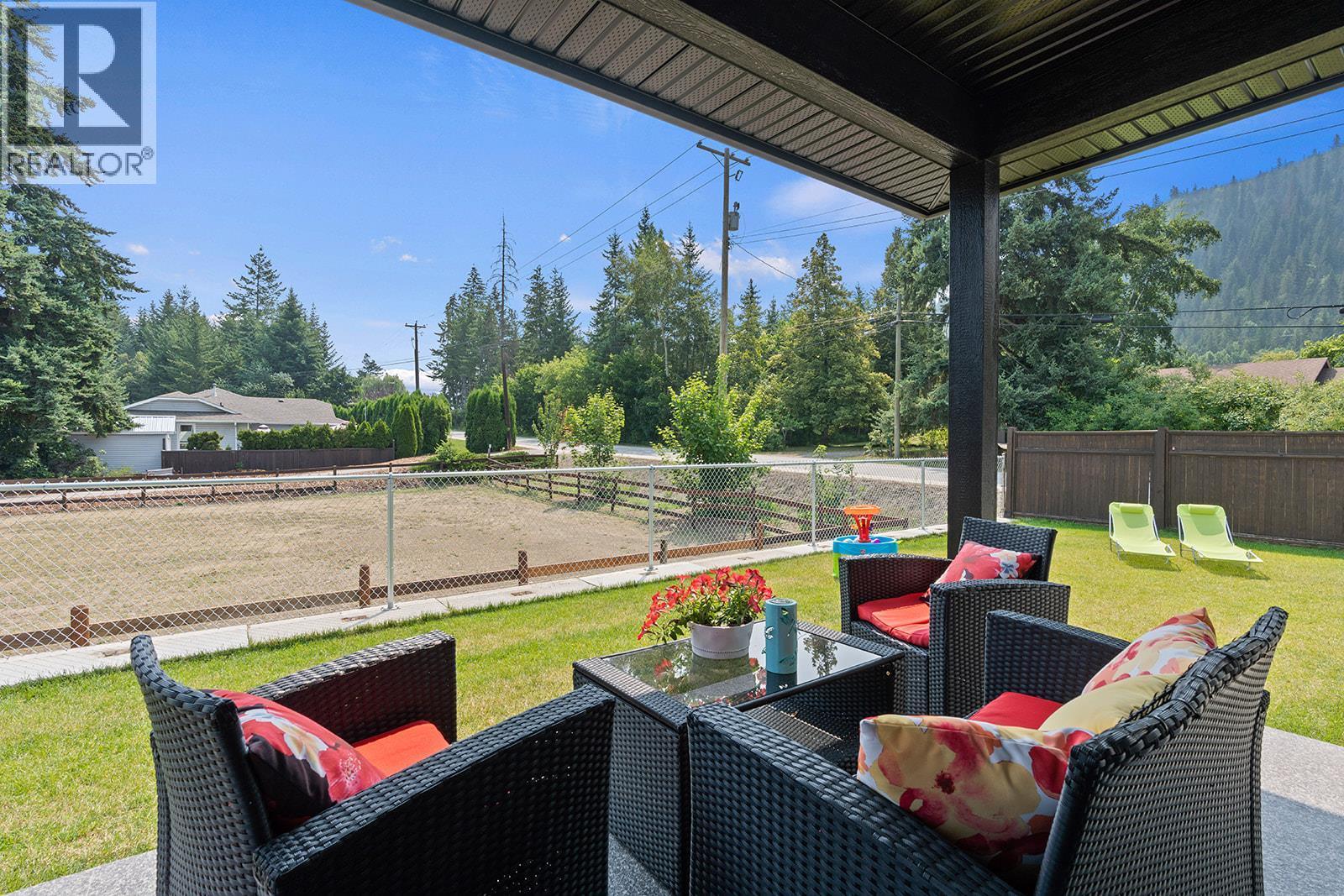 1441 20 Avenue Se Unit# 1. Salmon Arm, British Columbia