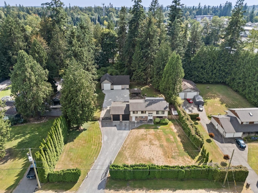 22742 76b Avenue, Langley