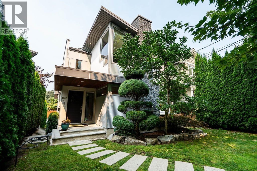 2007 Larson Road, North Vancouver