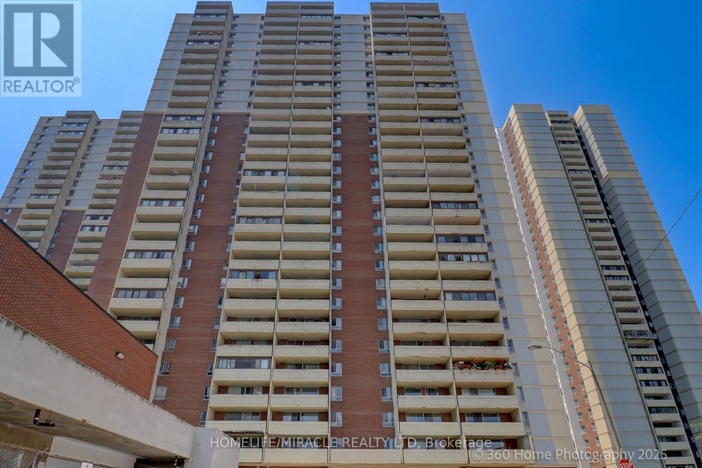 1819 - 5 Massey Square, Toronto (crescent Town)