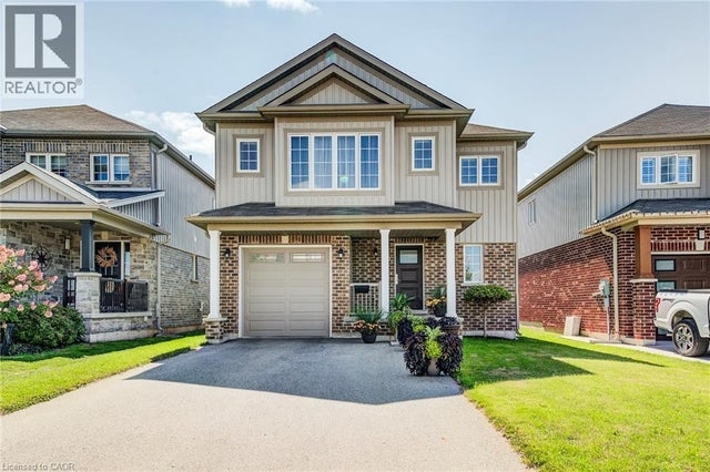 390 Armstrong Street W, Listowel