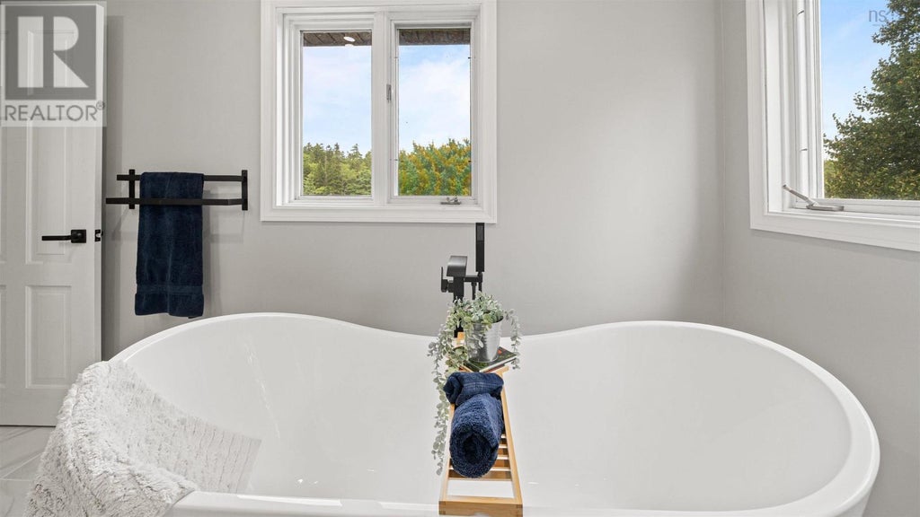 2571 Street Margaret's Bay Road, Timberlea