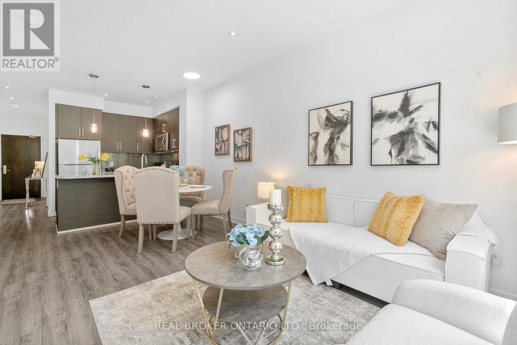 103 - 840 Queen's Plate Drive, Toronto (west Humber-Clairville)