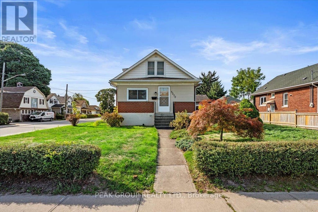 5212 Bridge Street, Niagara Falls (cherrywood)