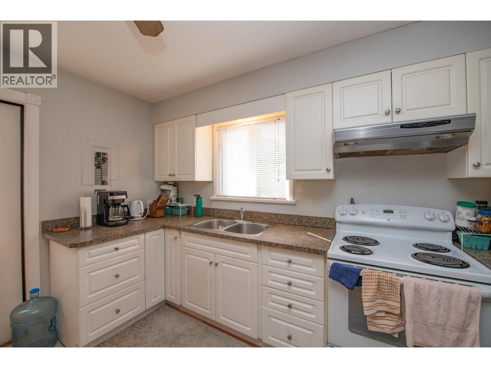 3908 Pleasant Valley Road. Vernon, British Columbia