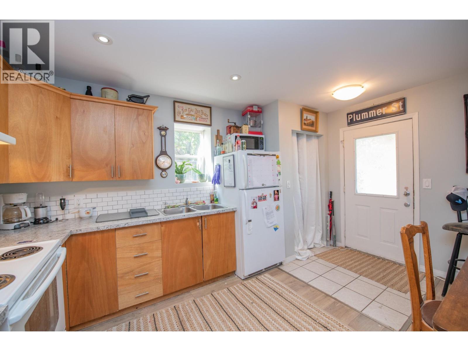 3908 Pleasant Valley Road. Vernon, British Columbia