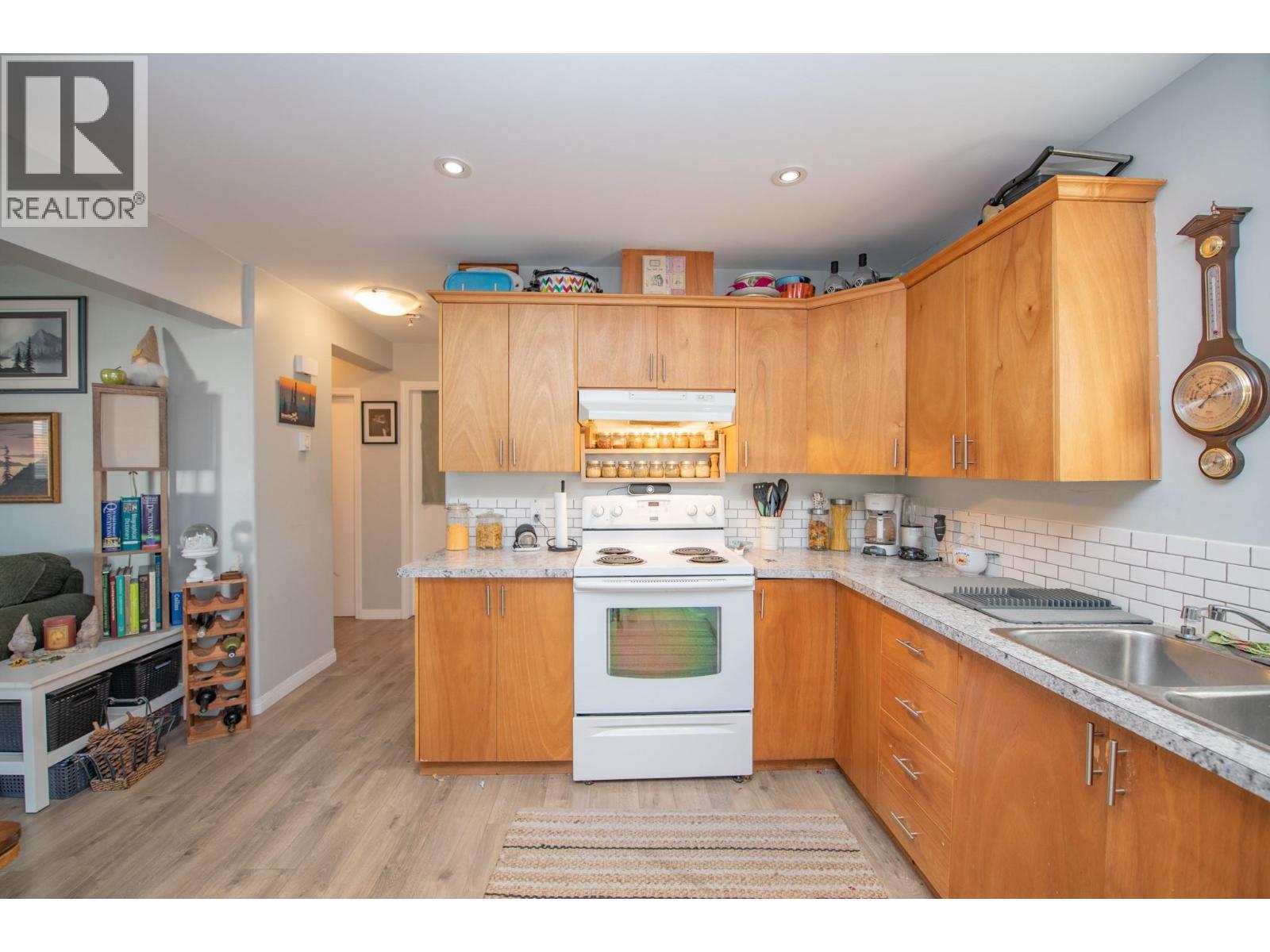 3908 Pleasant Valley Road. Vernon, British Columbia