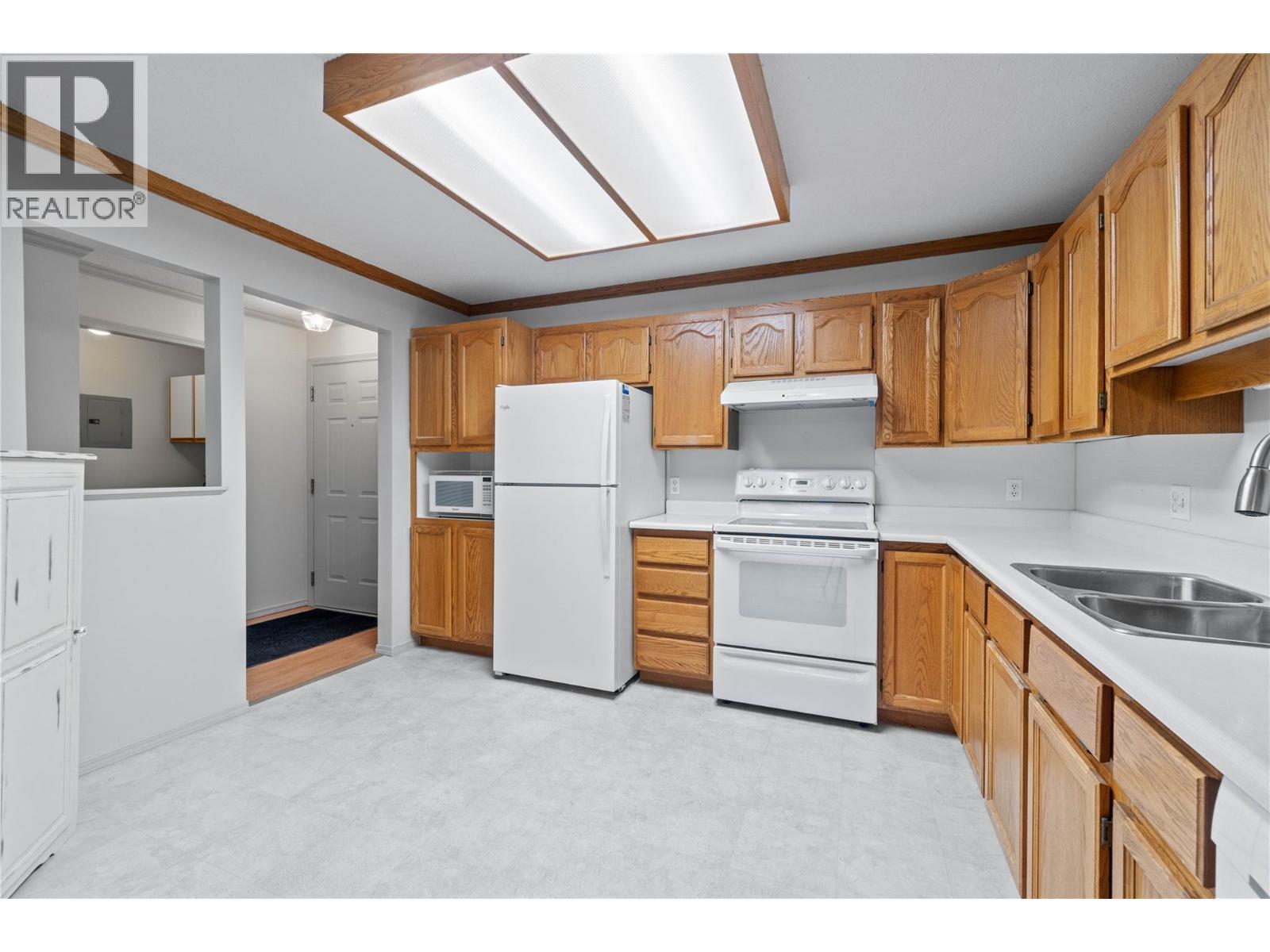 251 6 Street Se Unit# 110. Salmon Arm, British Columbia