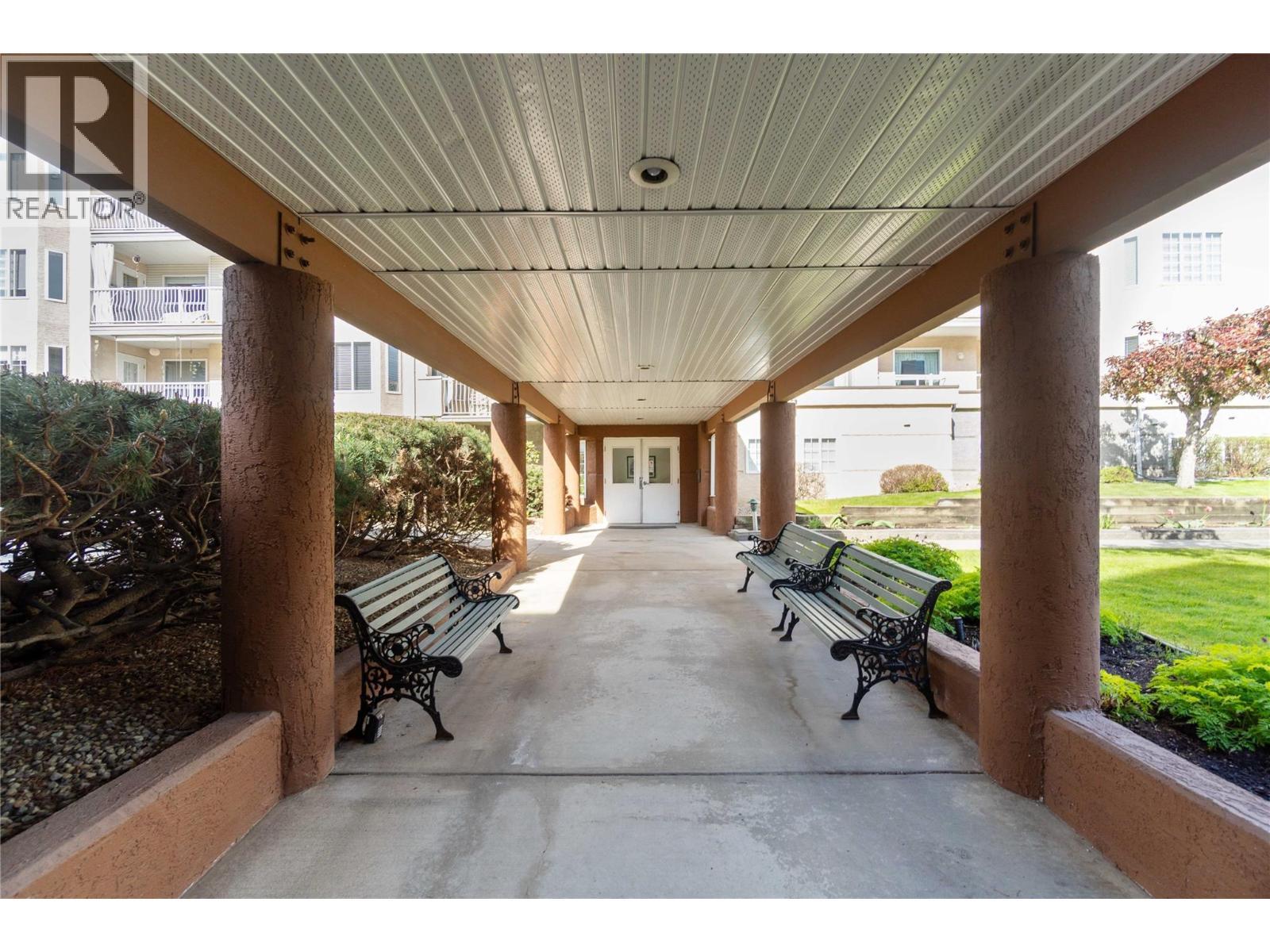 251 6 Street Se Unit# 110. Salmon Arm, British Columbia