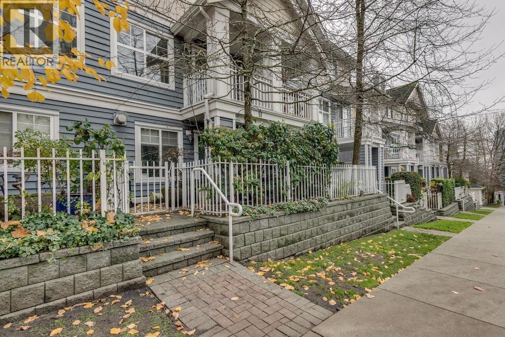 50 123 Seventh Street, New Westminster