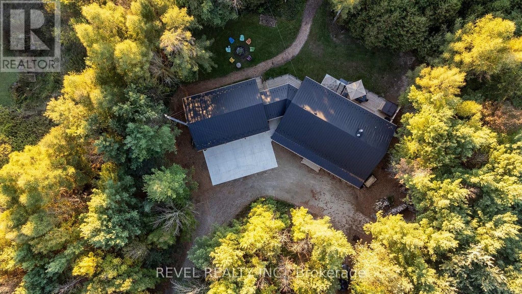 7404 Wellington Road, Mapleton