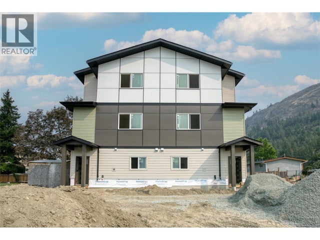 2711 Hewl Road, West Kelowna