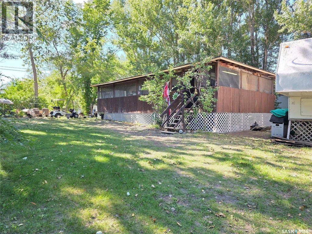 414 Zealandia Avenue, Coteau Beach