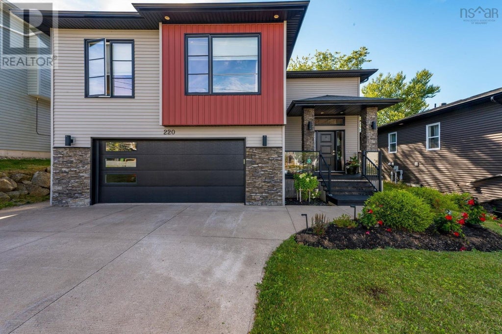 220 Maple Grove Avenue, Timberlea