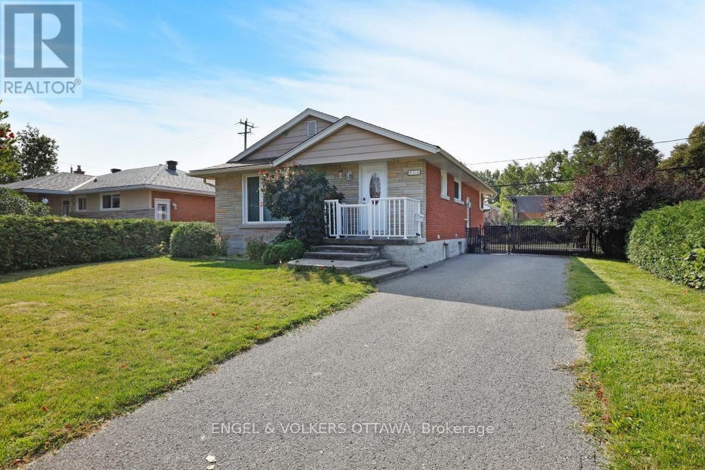814 Pleasant Park Road, Ottawa