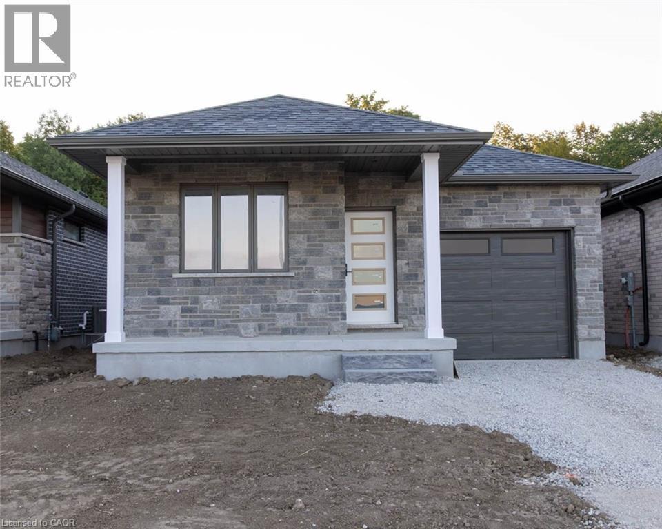 27 Tupelo Crescent, Elmira