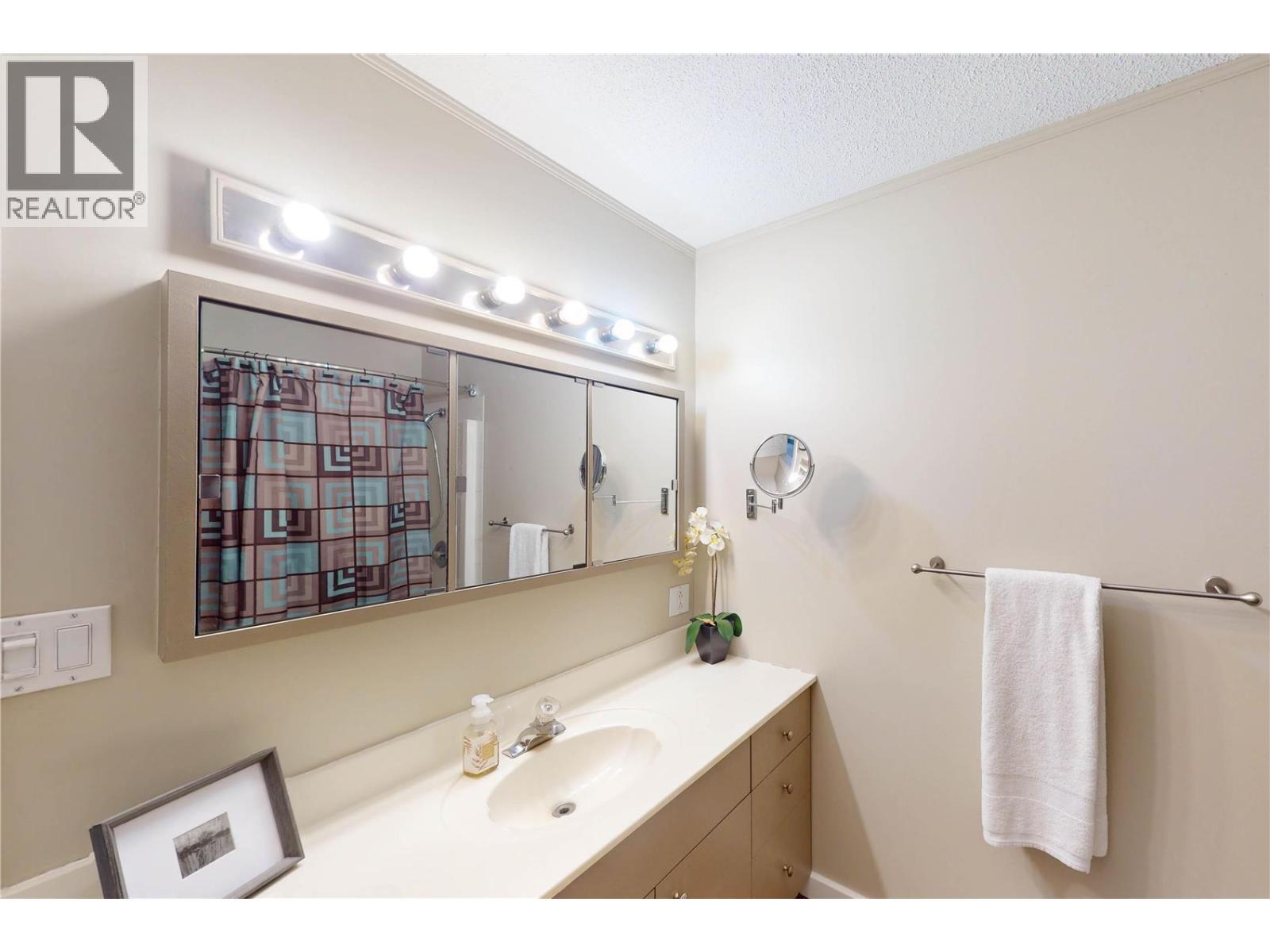 2931 Thacker Drive. West Kelowna, British Columbia