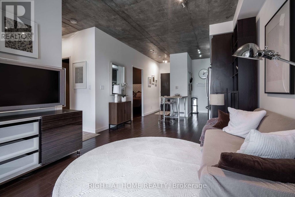 413 - 1 Shaw Street, Toronto (niagara)