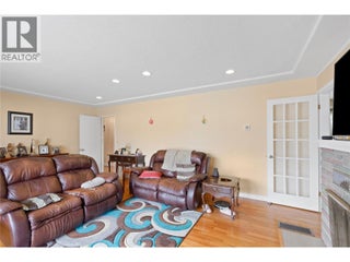 1230 Shuswap Avenue. Sicamous, British Columbia