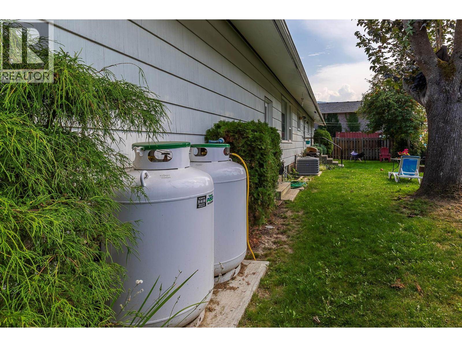 1230 Shuswap Avenue. Sicamous, British Columbia