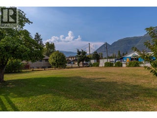 1230 Shuswap Avenue. Sicamous, British Columbia
