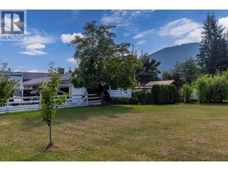 1230 Shuswap Avenue. Sicamous, British Columbia