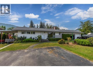 1230 Shuswap Avenue. Sicamous, British Columbia
