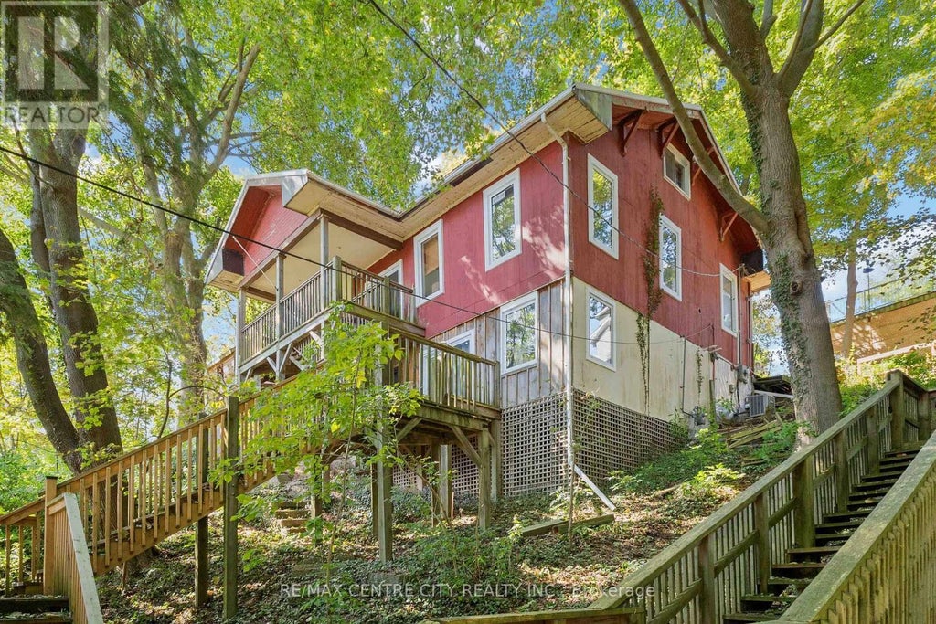 348 Erie Street, Central Elgin