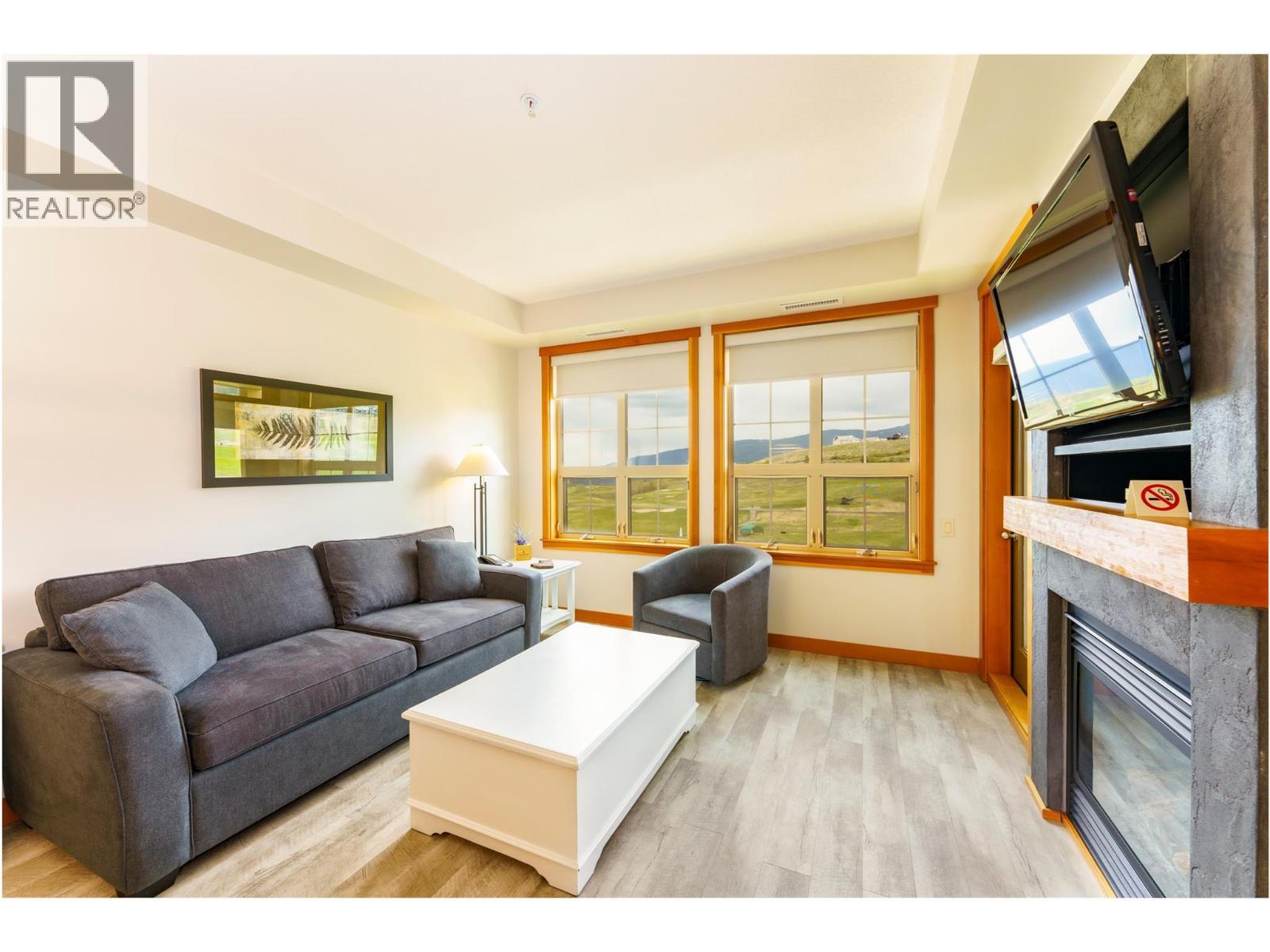 105 Village Centre Court Unit# 324. Vernon, British Columbia