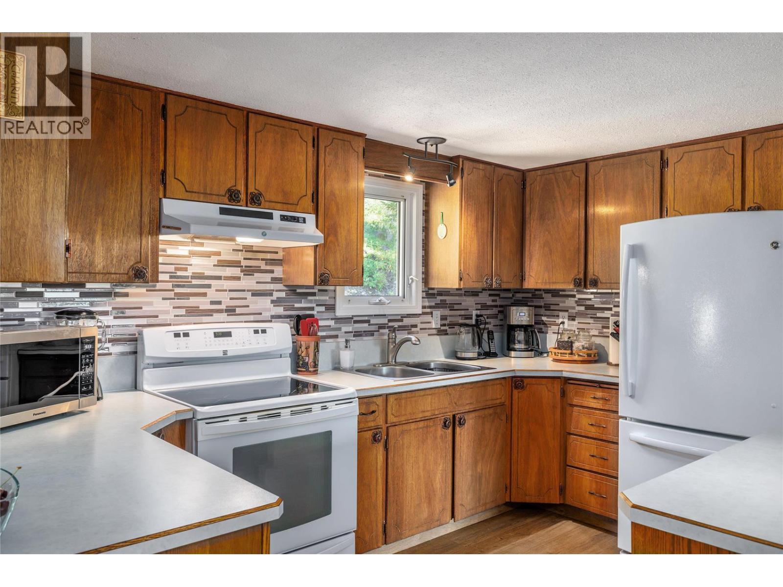 8514 Sun Valley Road. Kelowna, British Columbia