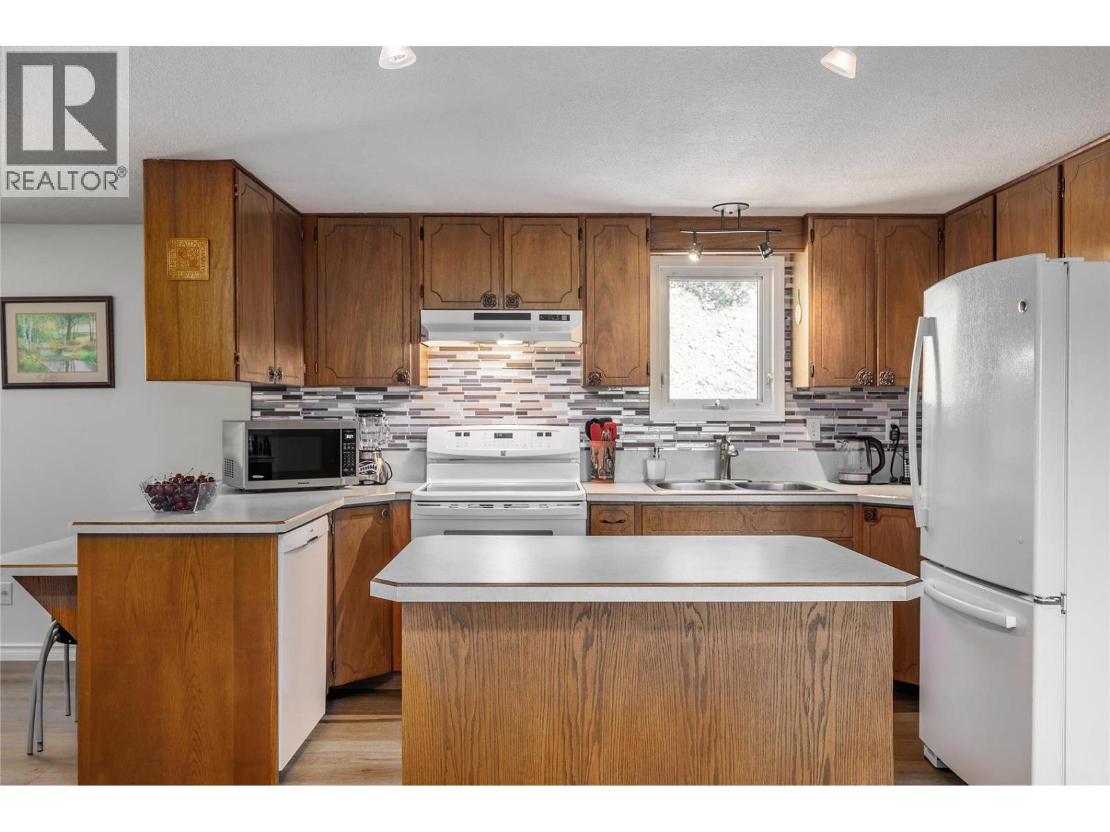 8514 Sun Valley Road. Kelowna, British Columbia