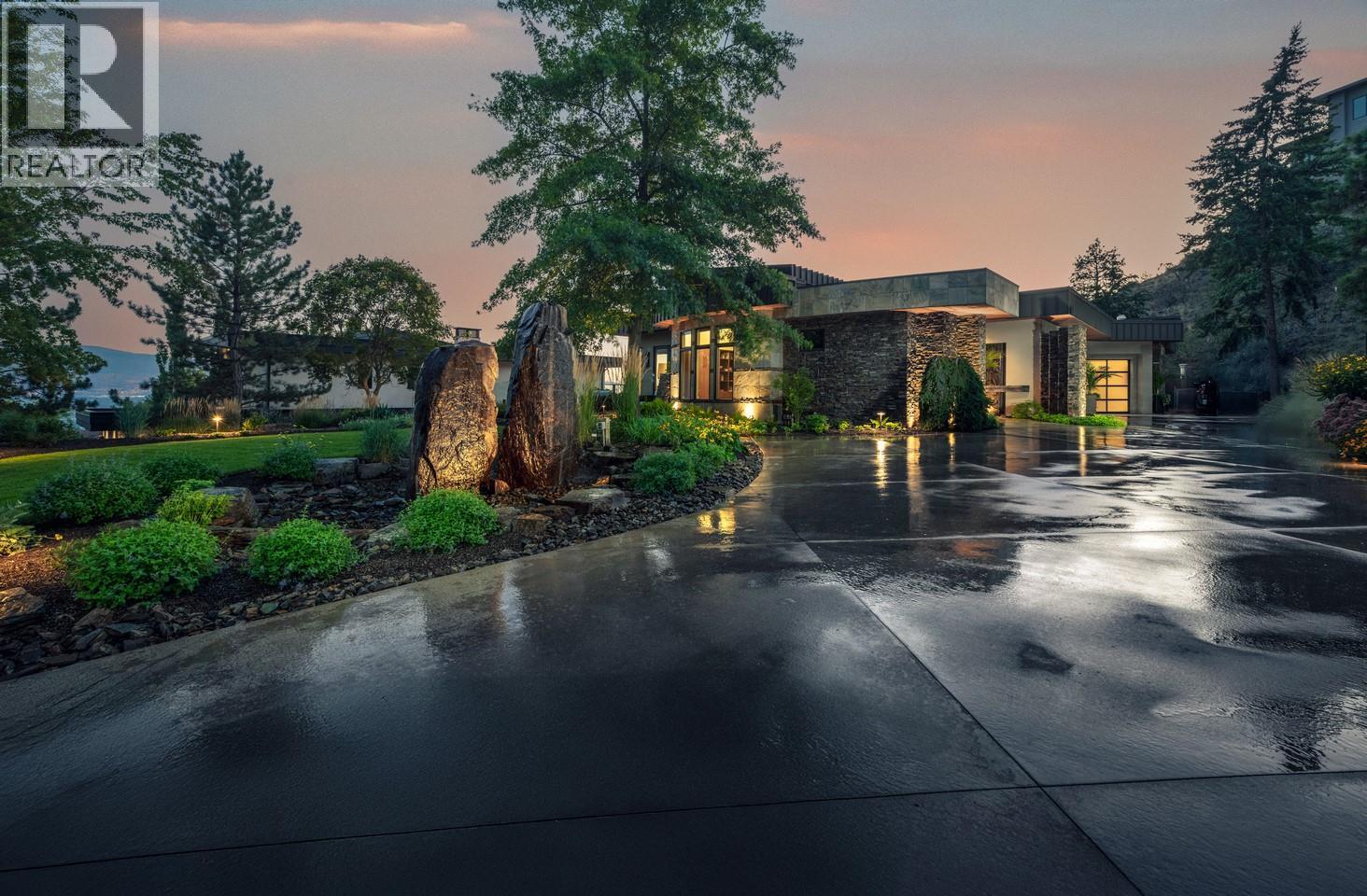 742 Highpointe Place. Kelowna, British Columbia