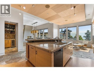 742 Highpointe Place. Kelowna, British Columbia