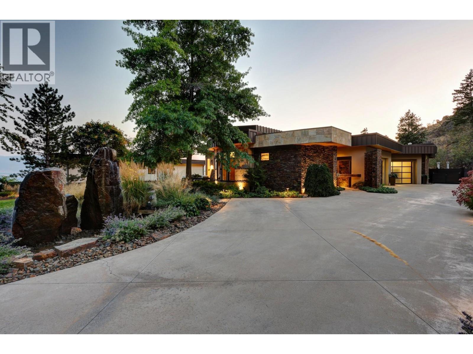 742 Highpointe Place. Kelowna, British Columbia