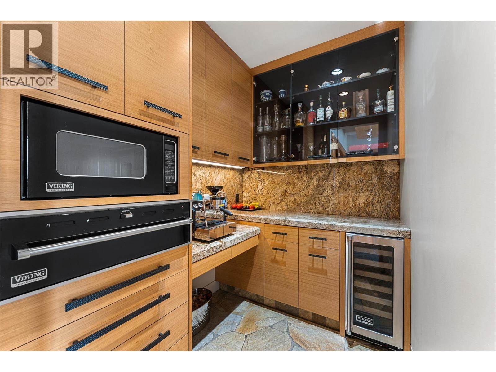 742 Highpointe Place. Kelowna, British Columbia