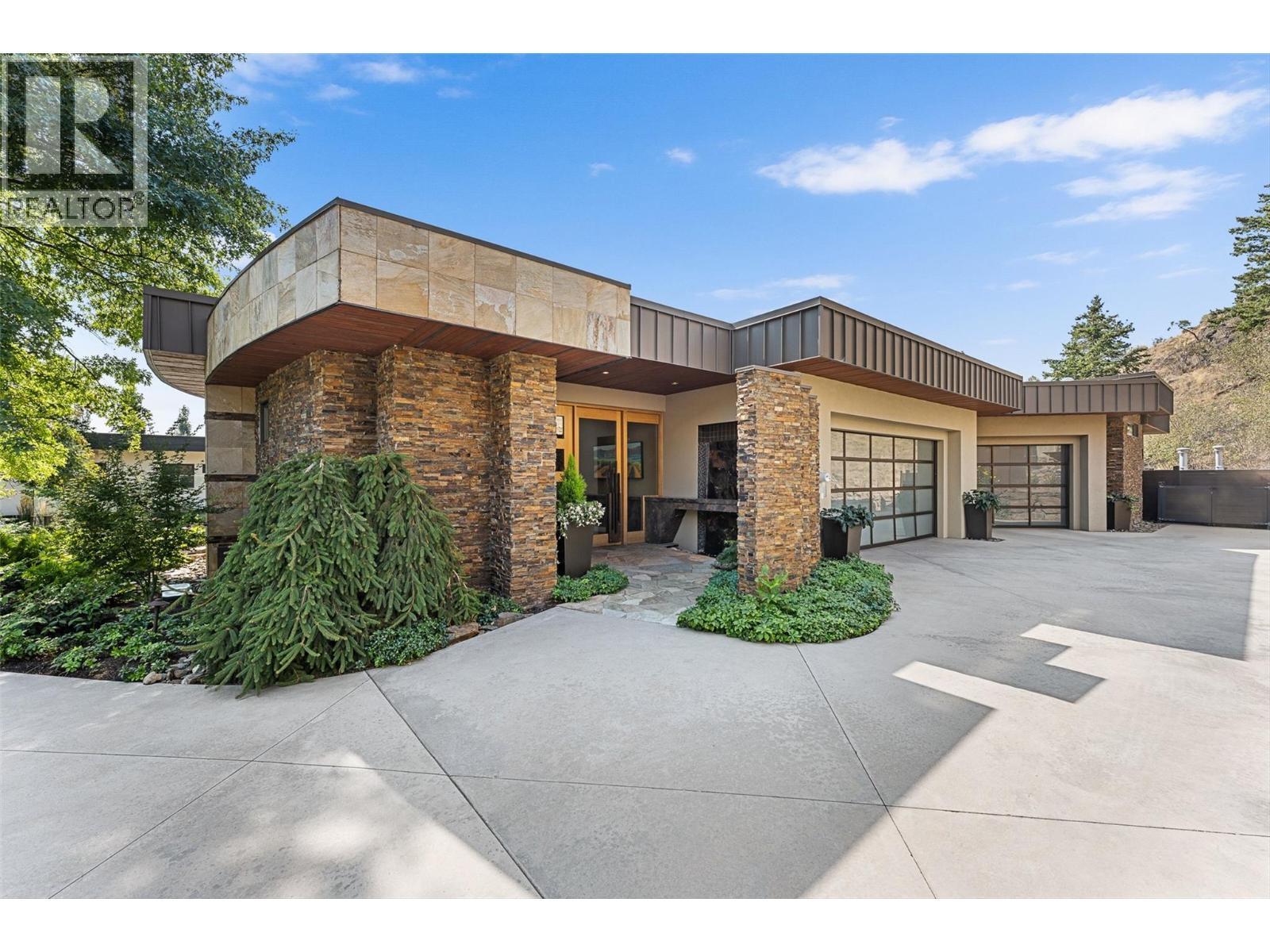 742 Highpointe Place. Kelowna, British Columbia