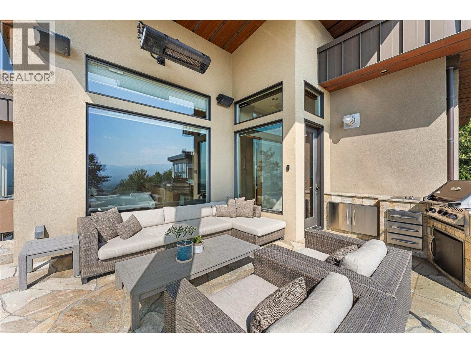 742 Highpointe Place. Kelowna, British Columbia