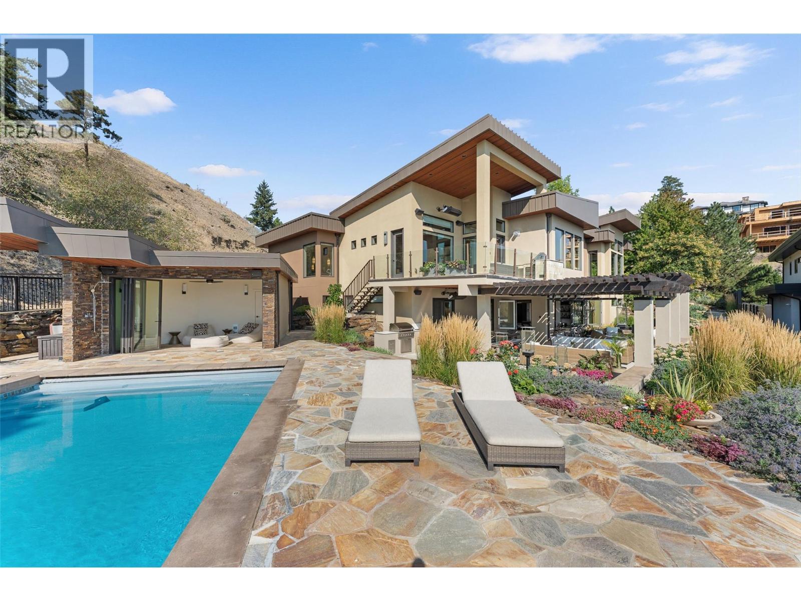 742 Highpointe Place. Kelowna, British Columbia