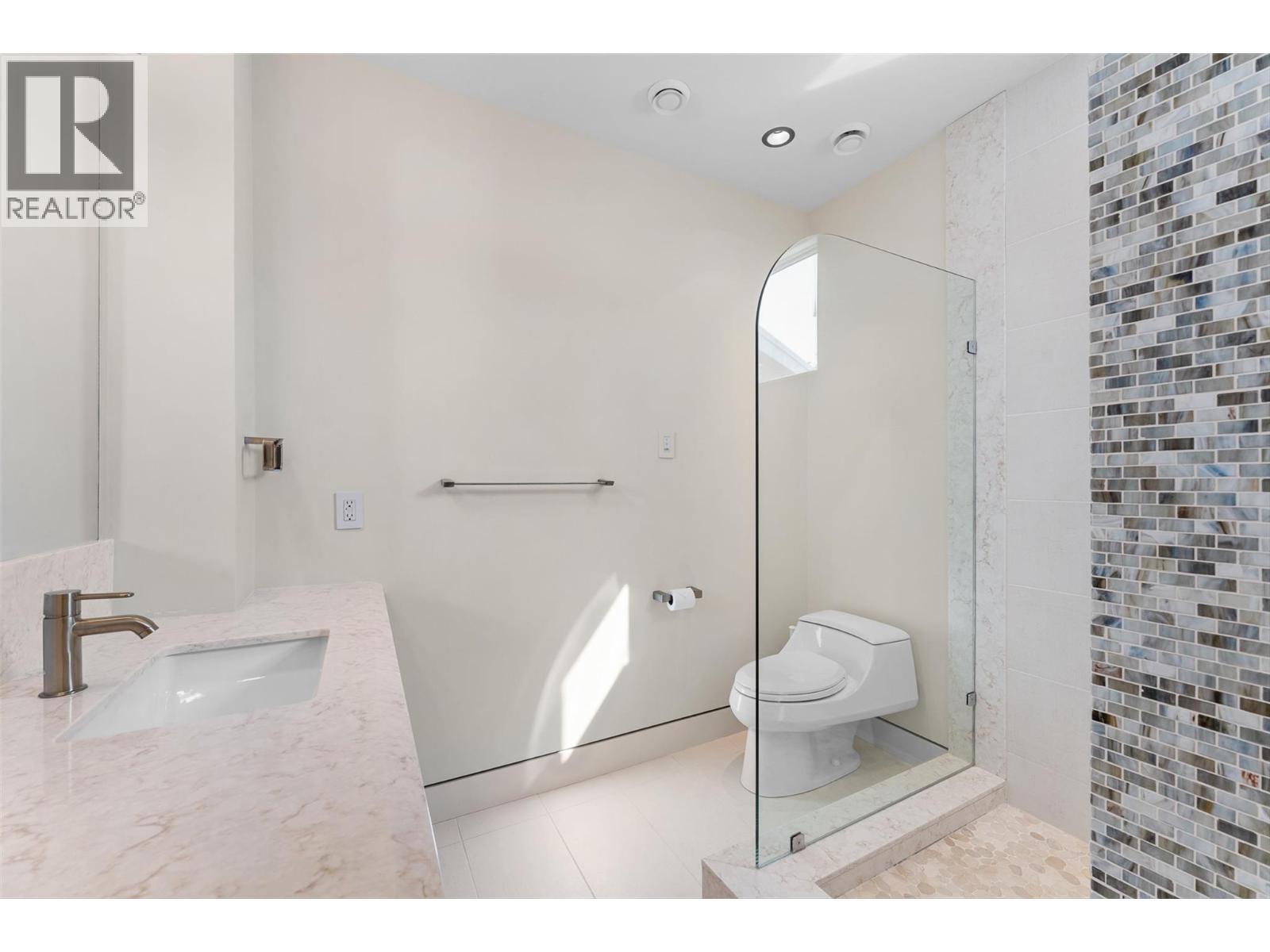 742 Highpointe Place. Kelowna, British Columbia