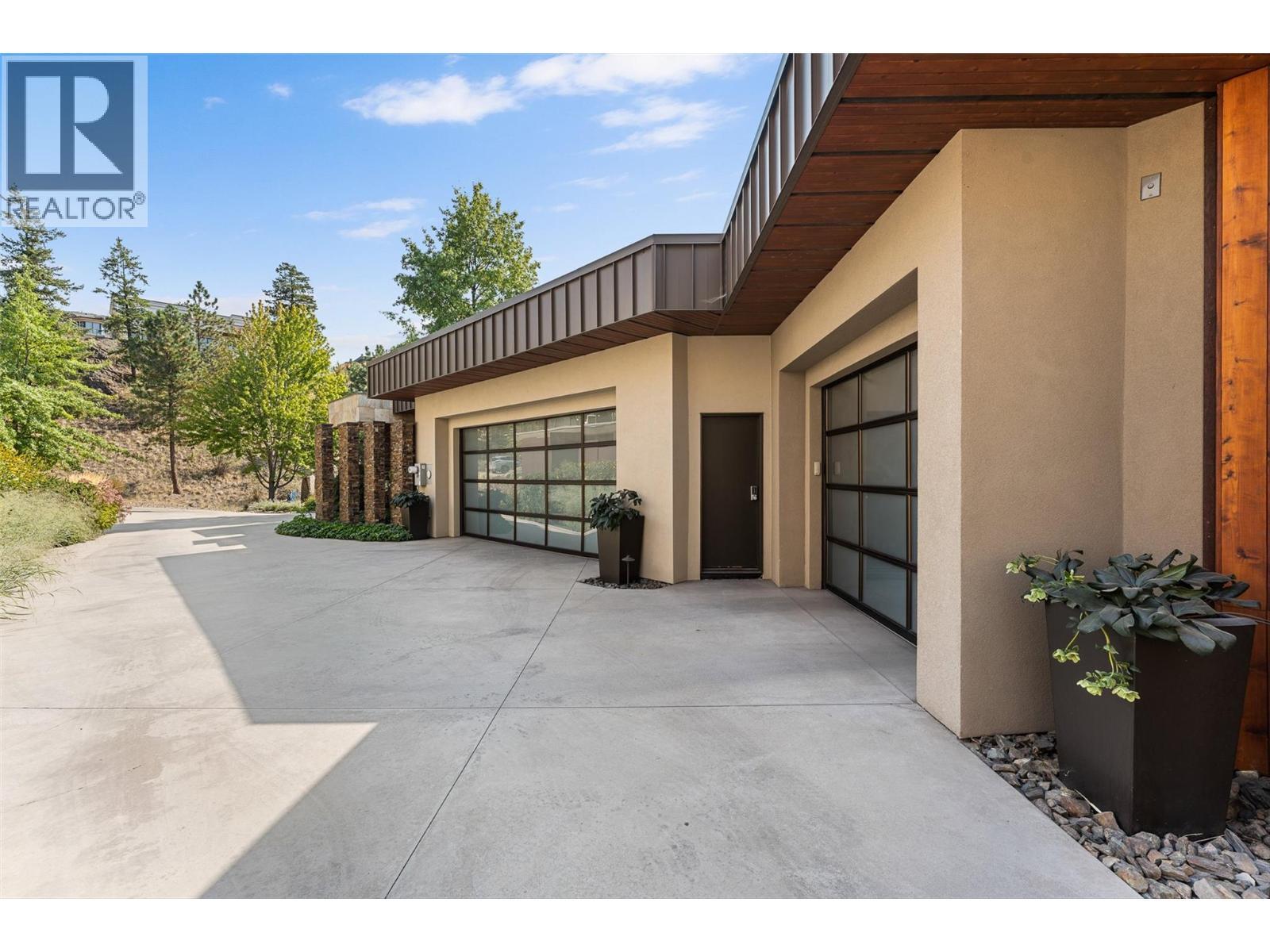 742 Highpointe Place. Kelowna, British Columbia