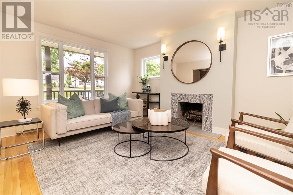 2892 Connaught Avenue, Halifax Peninsula