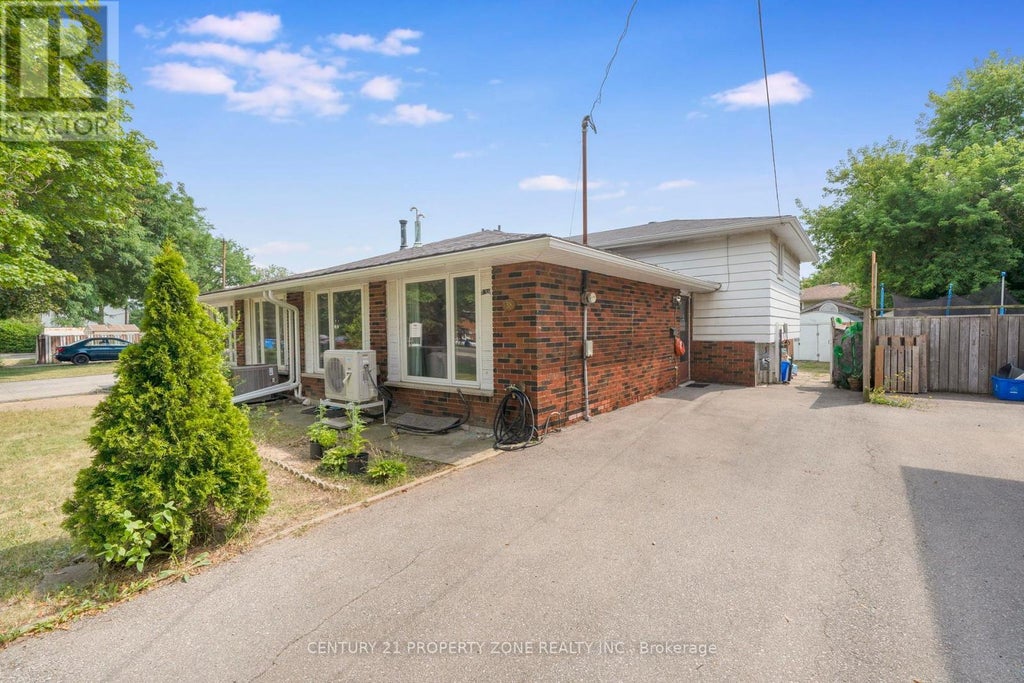 138 Berkindale Drive, Hamilton (riverdale)
