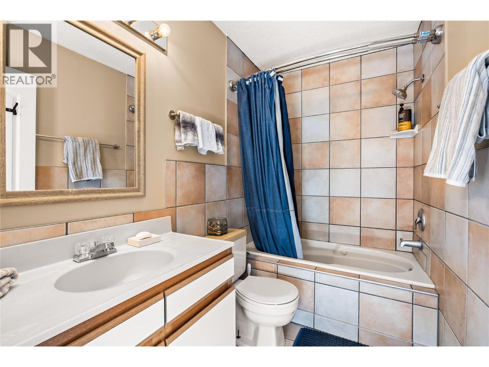 6375 Whiskey Jack Road Unit# 308. Big White, British Columbia