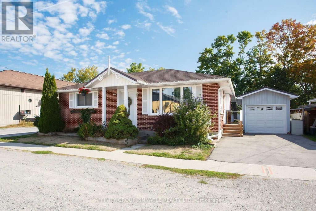 74 William Street, Kawartha Lakes (bobcaygeon)