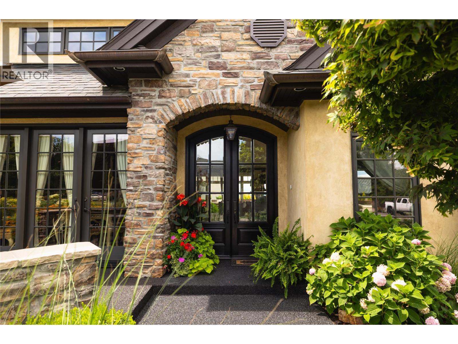 4768 Carmel Crescent. Kelowna, British Columbia