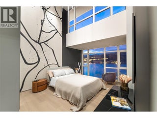 1075 Sunset Drive Unit# Ph1. Kelowna, British Columbia