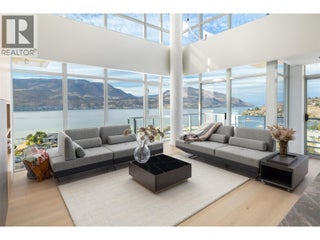 1075 Sunset Drive Unit# Ph1. Kelowna, British Columbia