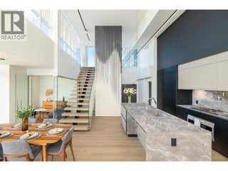 1075 Sunset Drive Unit# Ph1. Kelowna, British Columbia