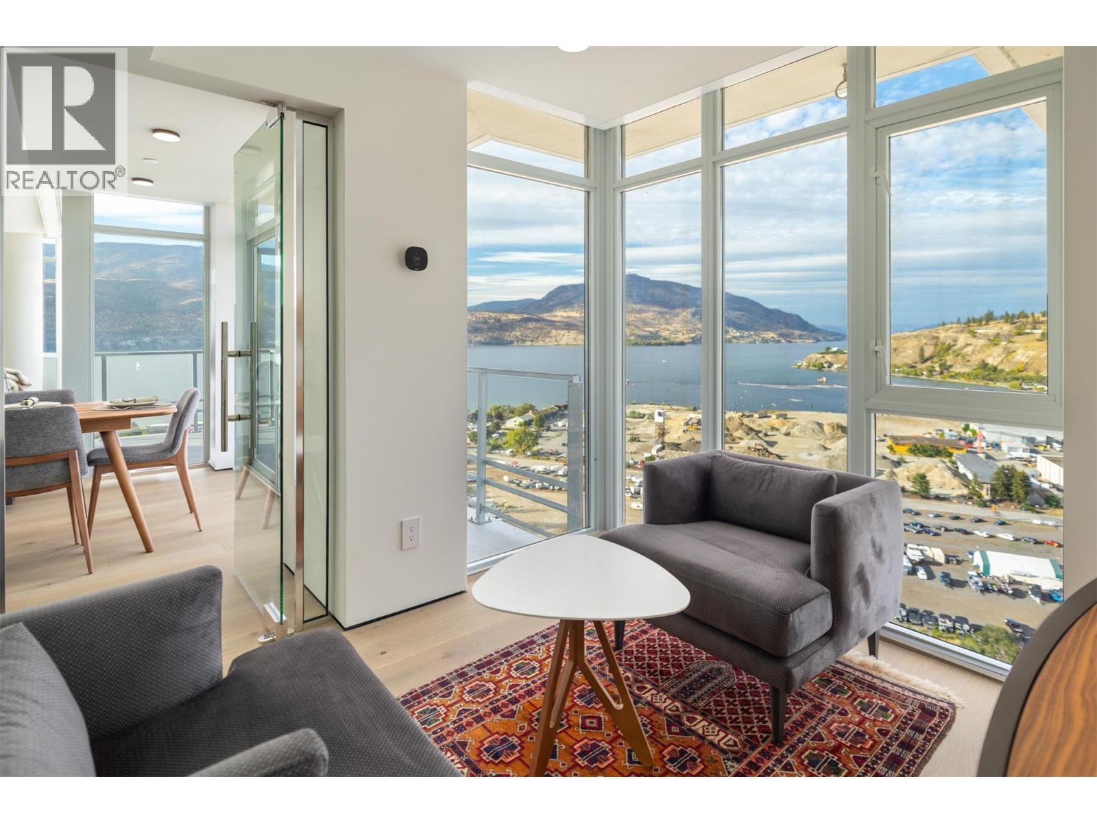 1075 Sunset Drive Unit# Ph1. Kelowna, British Columbia