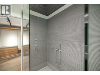 1075 Sunset Drive Unit# Ph1. Kelowna, British Columbia